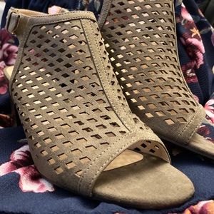 Gemma Block Heel | Liz C. | Color: Alpaca